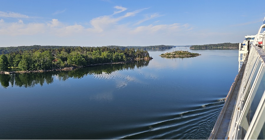 We offer an enjoyable travel experience that exeeds customers expectations and makes them want to return